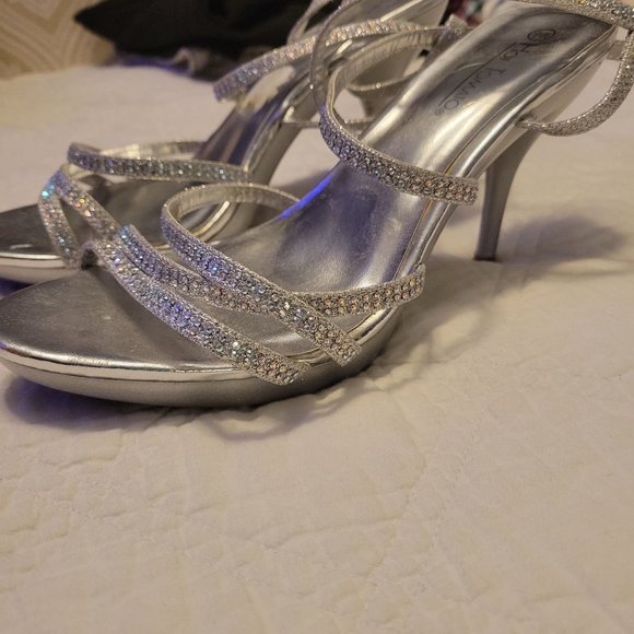 Formal heels - Picture 2 of 3